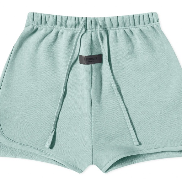 Women’s Essentials Fear Of God beach shorts in Sycamore size S